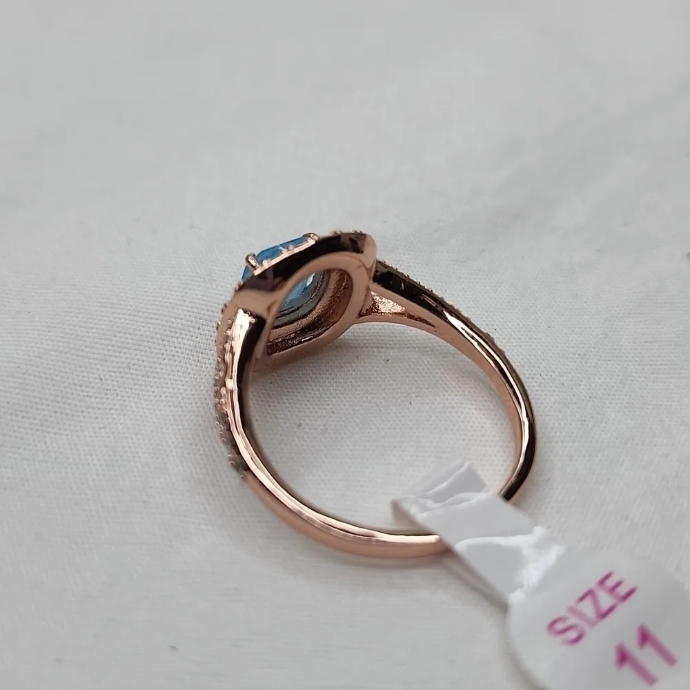🎄NWT AQUA BLUE QUARTZ RING🎄